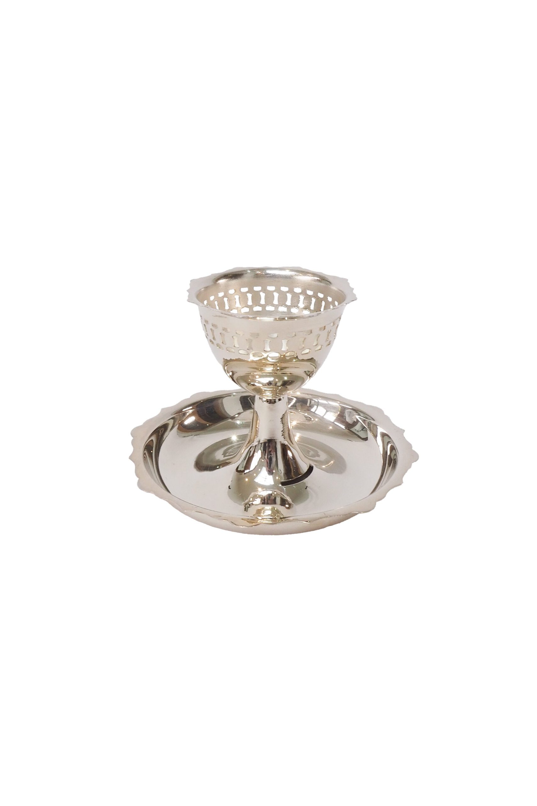 A vintage Silver Plated Egg Cup. Vintage silver plate sourced exclusively for Wildmore.