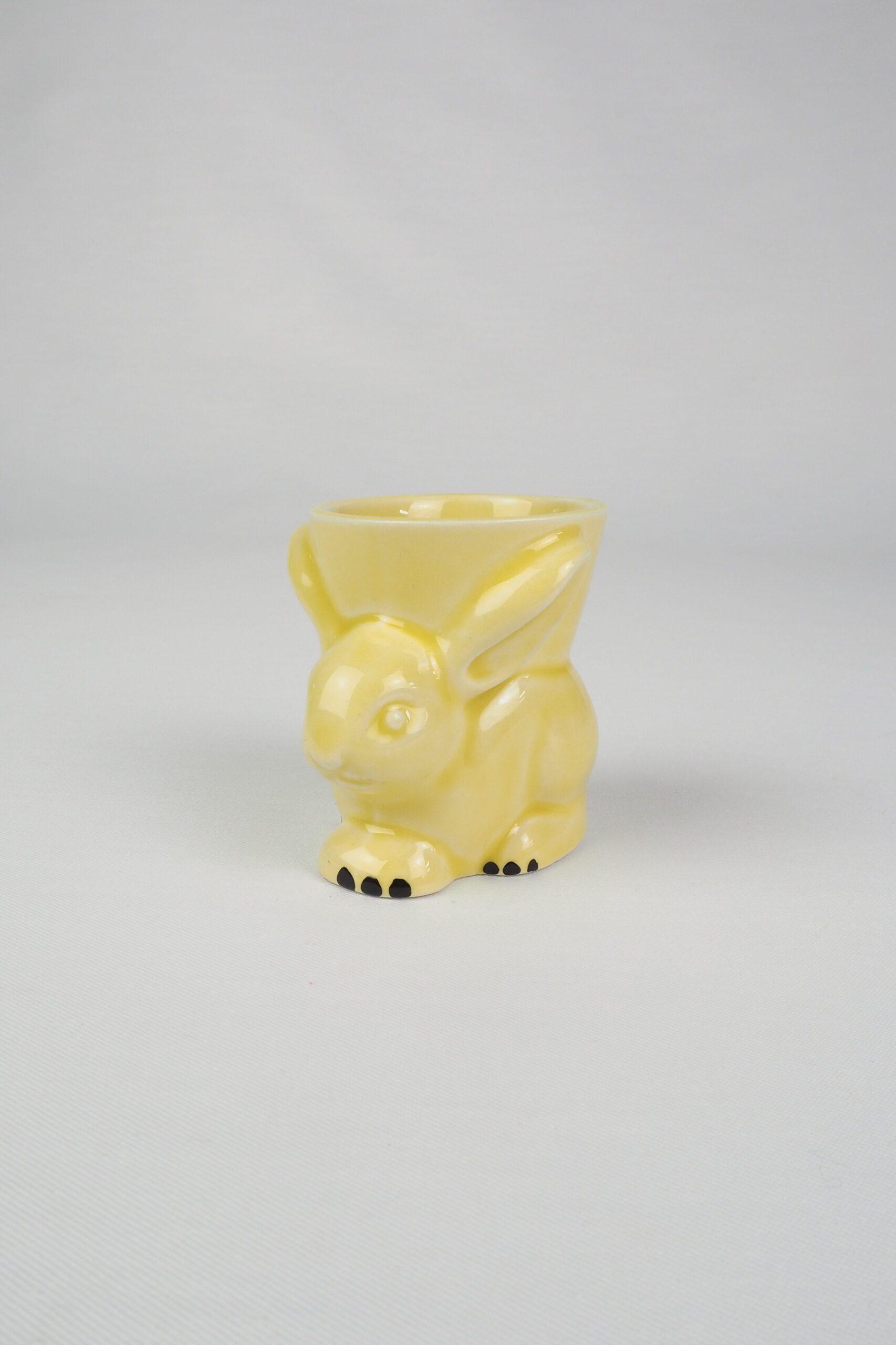 This little Vintage Rabbit Egg Cup is the perfect addition to your breakfast table. Our wonderful vintage and antiques are sourced exclusively for Wildmore.