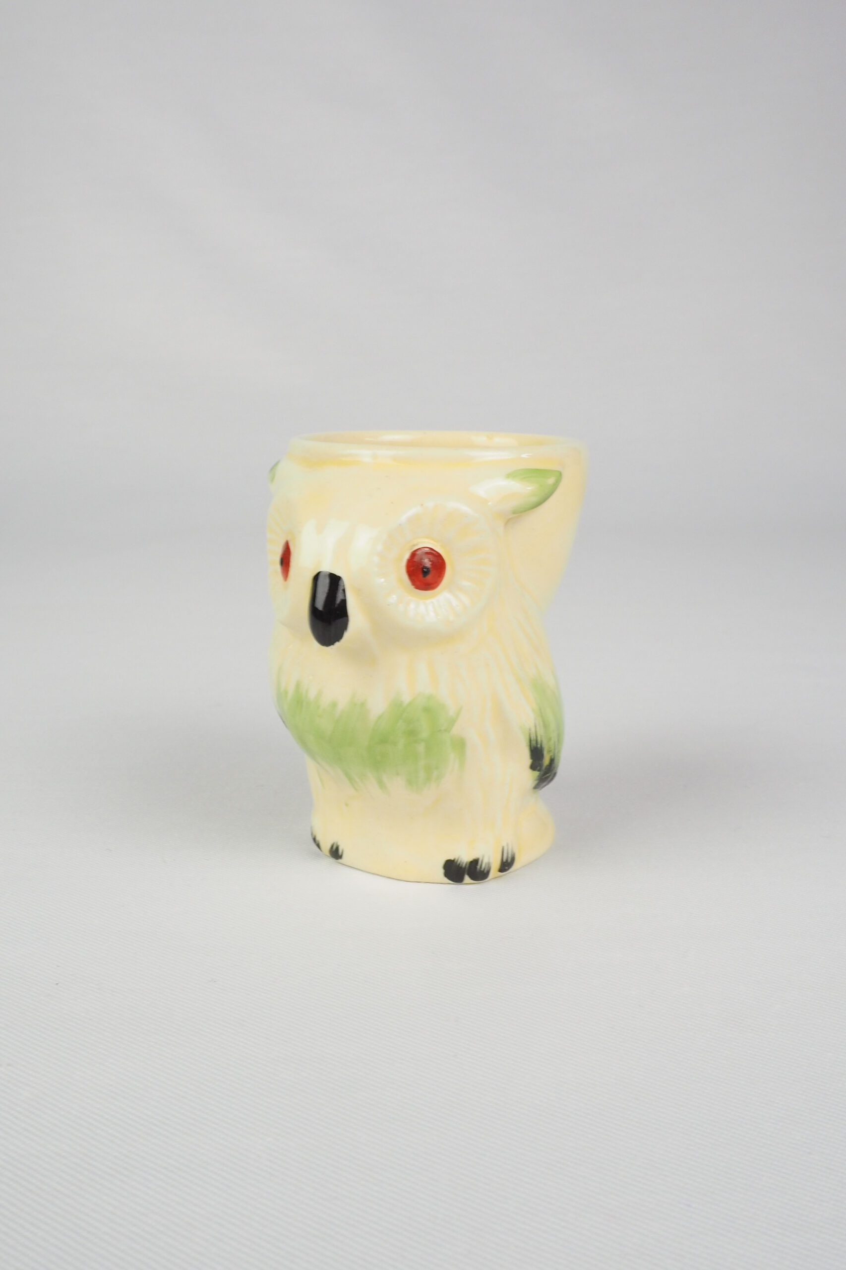 This characterful little Vintage Owl Egg Cup is the perfect addition to your breakfast table. Our wonderful vintage and antiques are sourced exclusively for Wildmore,