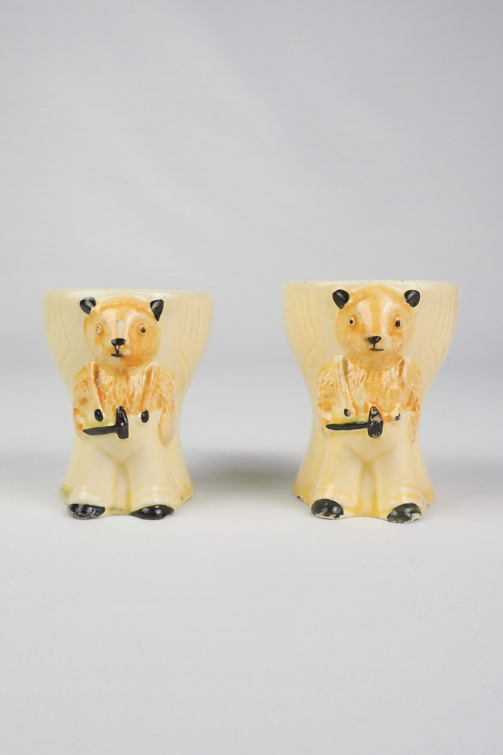 This characterful little Pair of Vintage Sooty Egg Cups are the perfect addition to your breakfast table. This nostalgic little character was originally created in the late 1940s for British television.