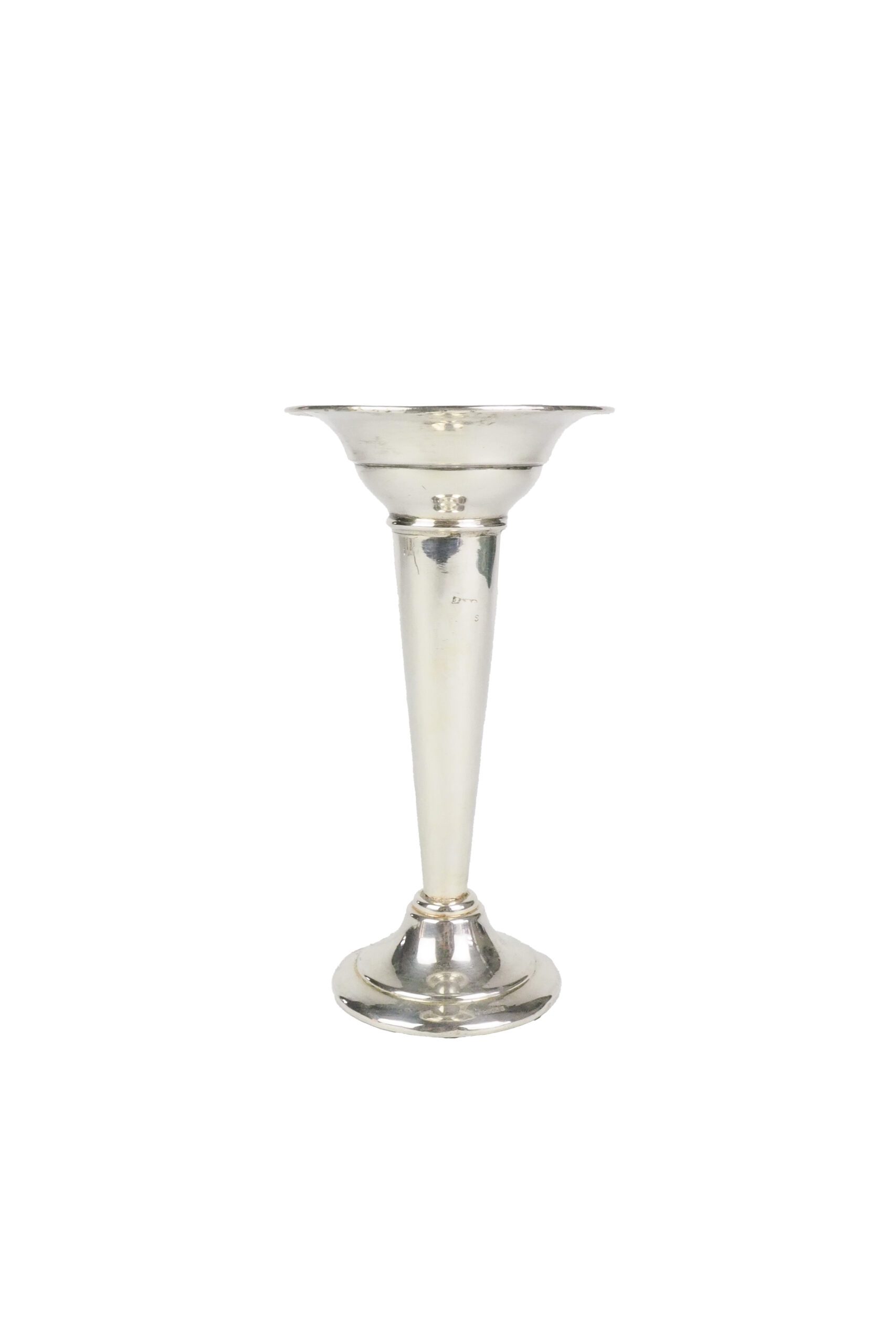 A stunning Silver Plate Bud Vase. This elegant piece is perfect for your mantlepiece or coffee table. Fill it with dahlias or your favourite spring foliage. Sourced Exclusively for Wildmore