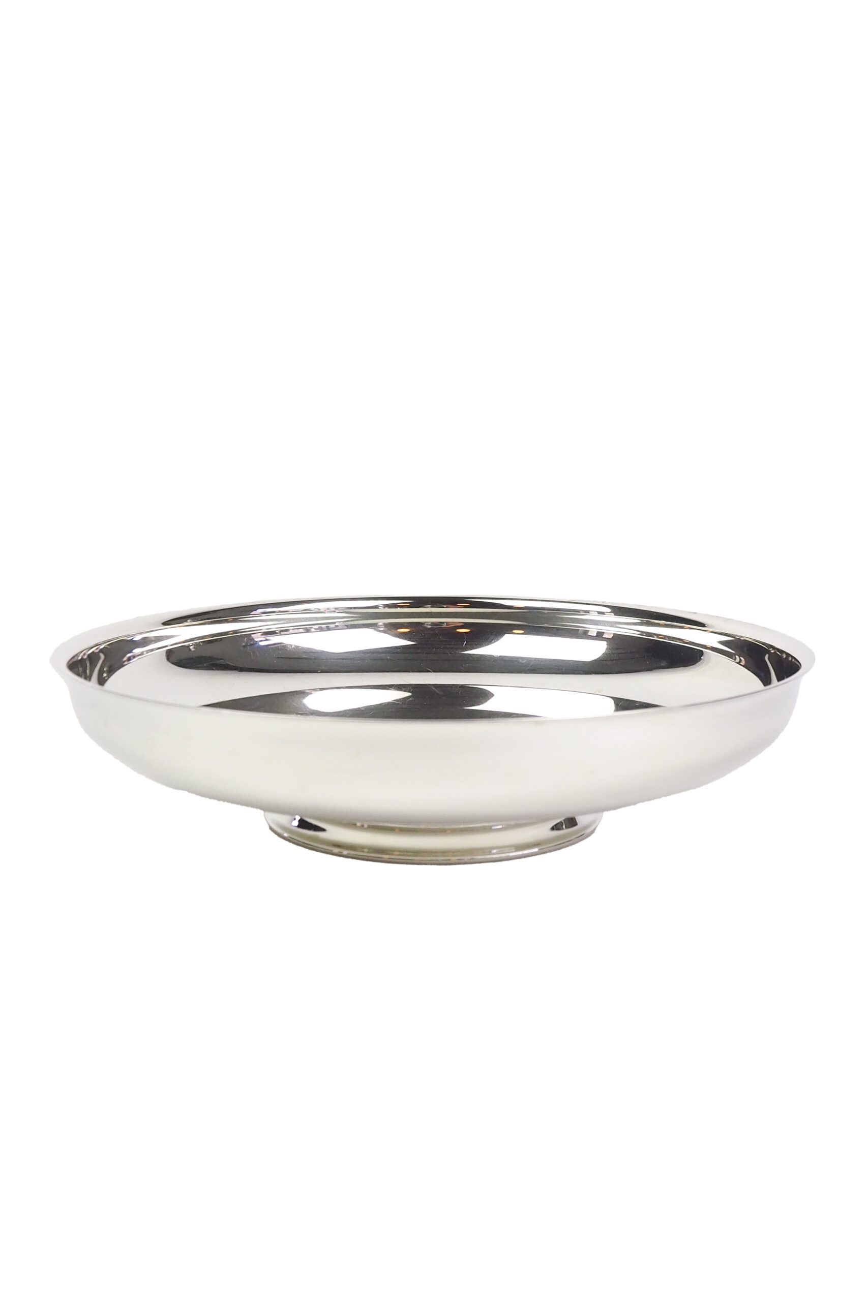This stylish Vintage Silver Plate Pedestal Dish is the perfect centrepiece to fill with fruit. The simple contemporary style gives this English silver plate bowl a timeless look. Wildmore