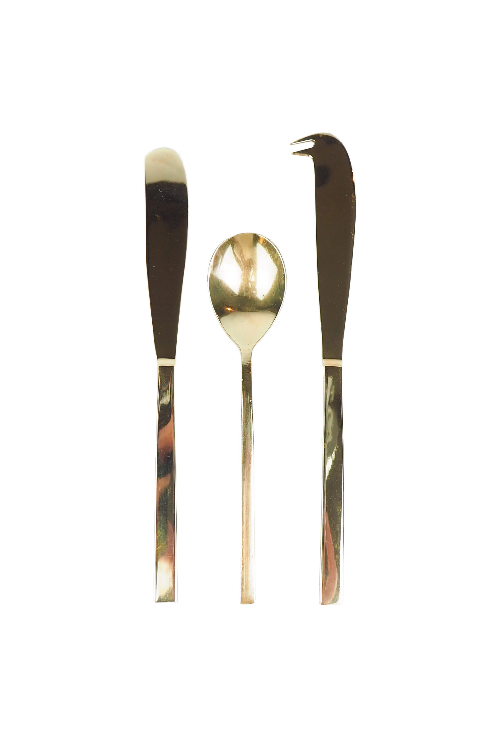 This mid century Scandinavian Brass Service Set for Cheese is in beautiful condition. With a stunning mid century style, boxy square handles and polished gold colour. 