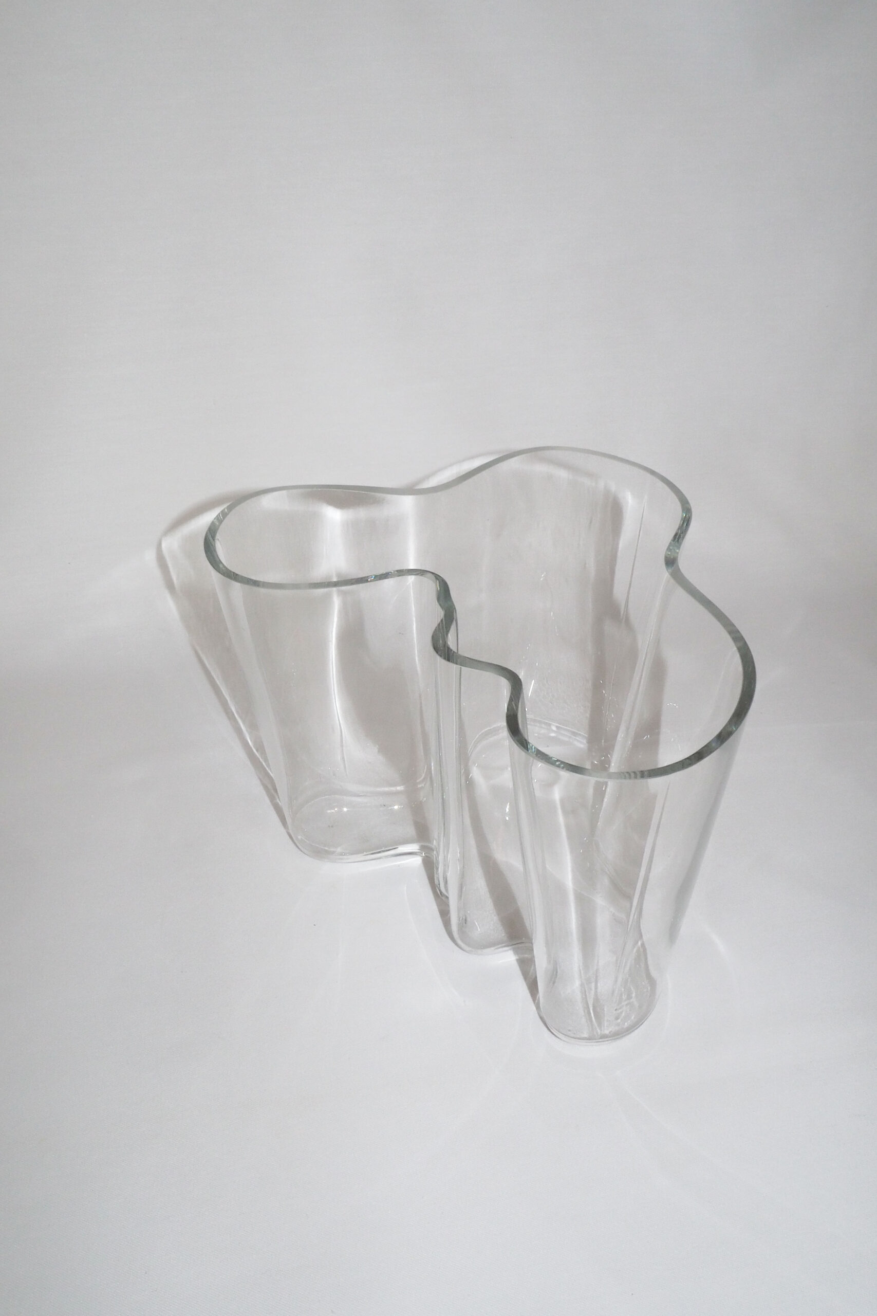 This iconic Vintage Alvar Aalto Savoy Vase was designed in the 1930s by Alvar Aalto and has since been produced by Iittala.